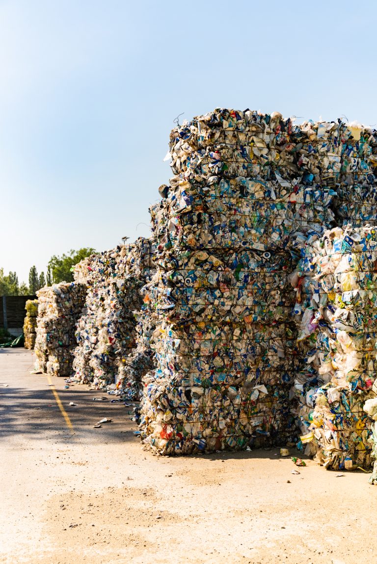 ¿Qué hay en una paca de material reciclado?
